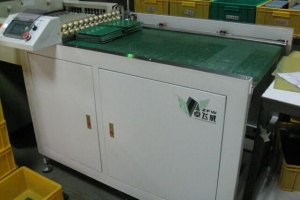 成品清洗線自動收板機